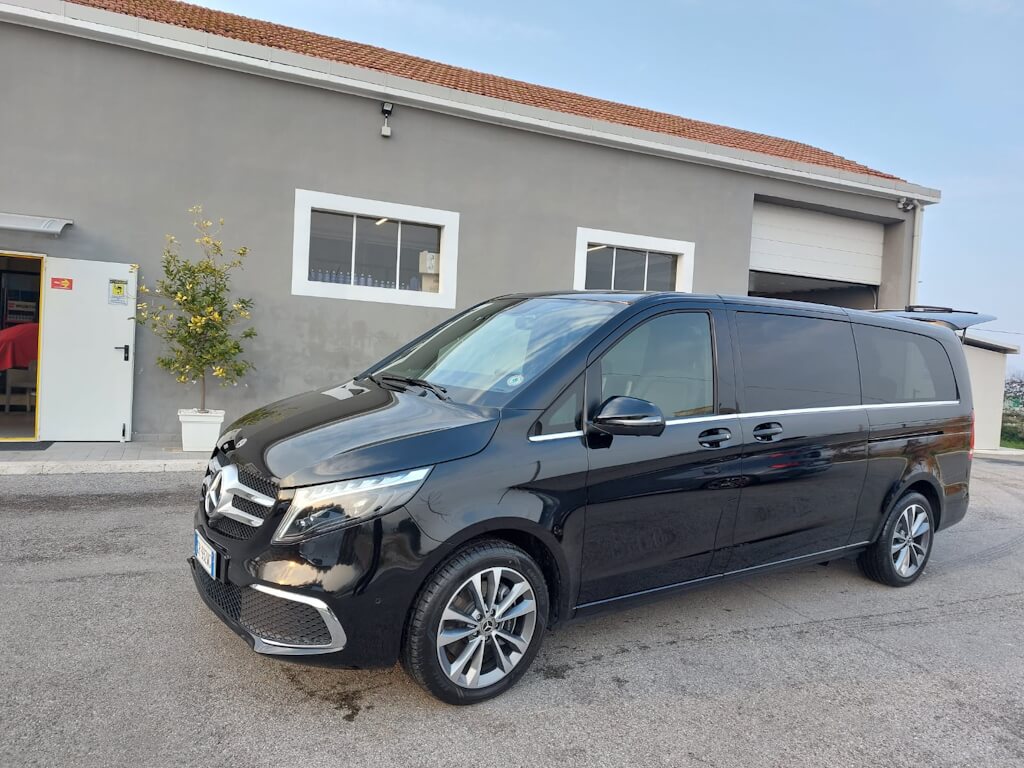 van (6)